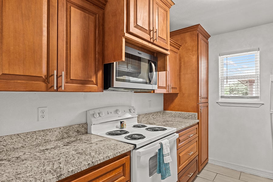 kitchen fully stocked 