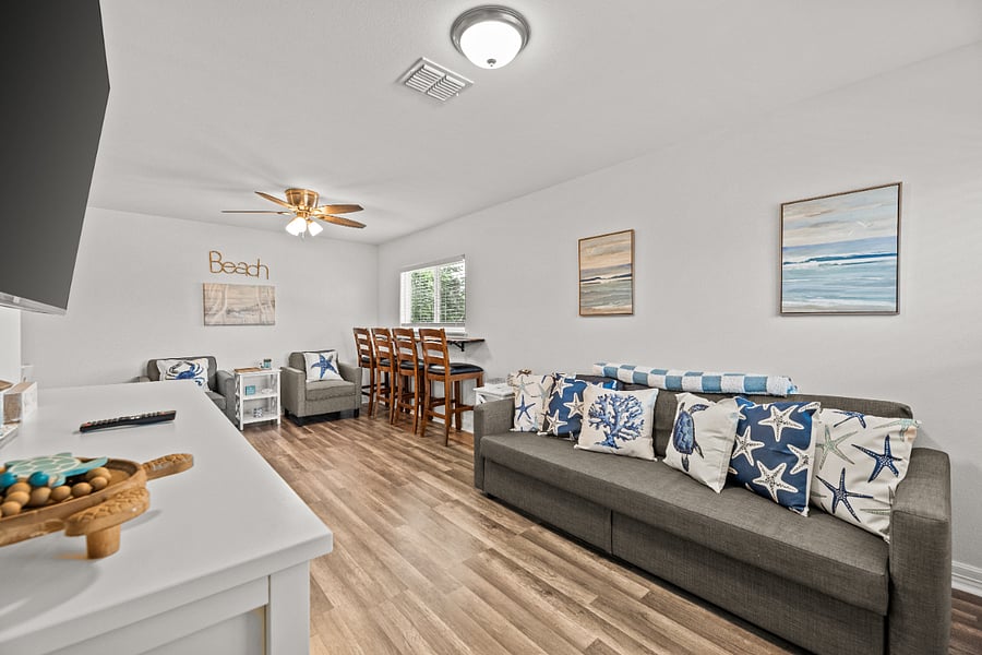 living area and bar over look duckpond