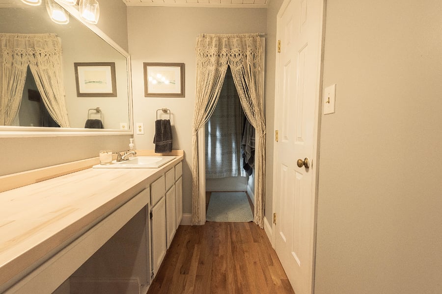 King bathroom- 2nd floor