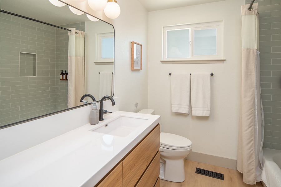 Full bathroom