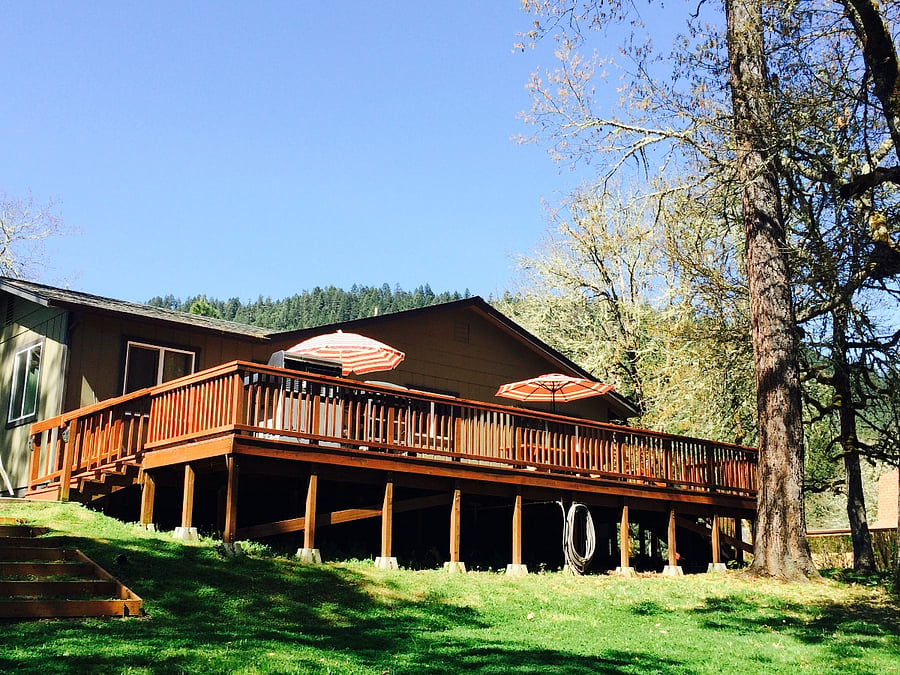 Large 16 x 40ft Deck overlooking the river