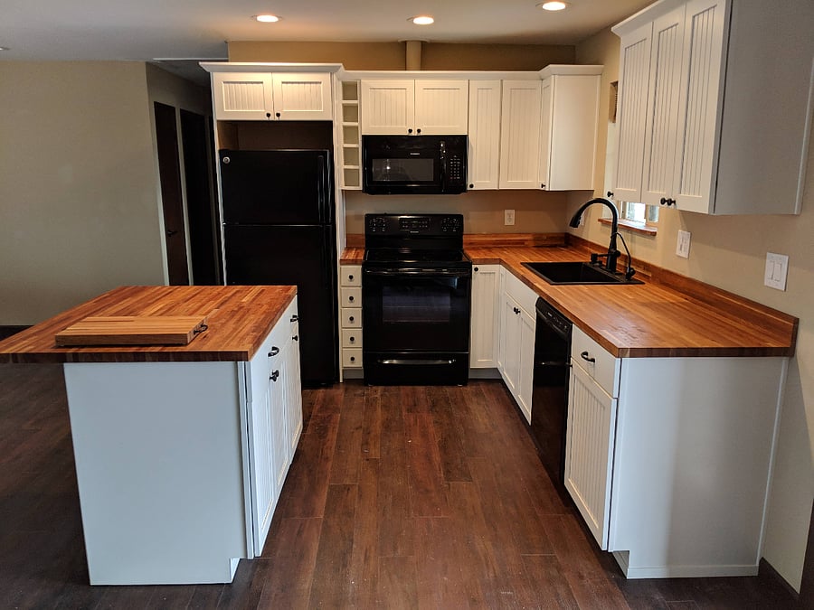 Full kitchen