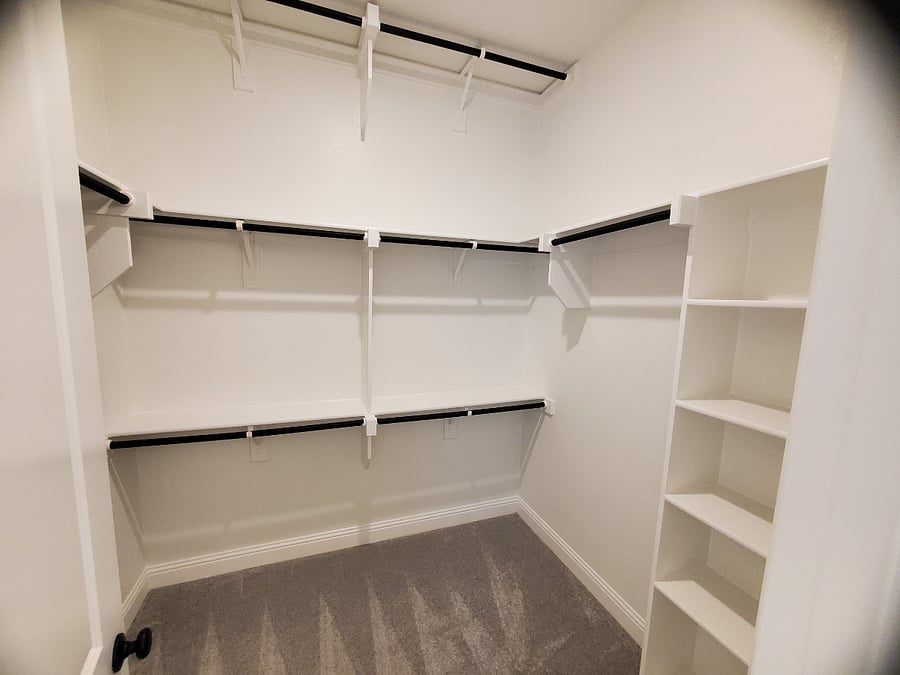 mbath her closet