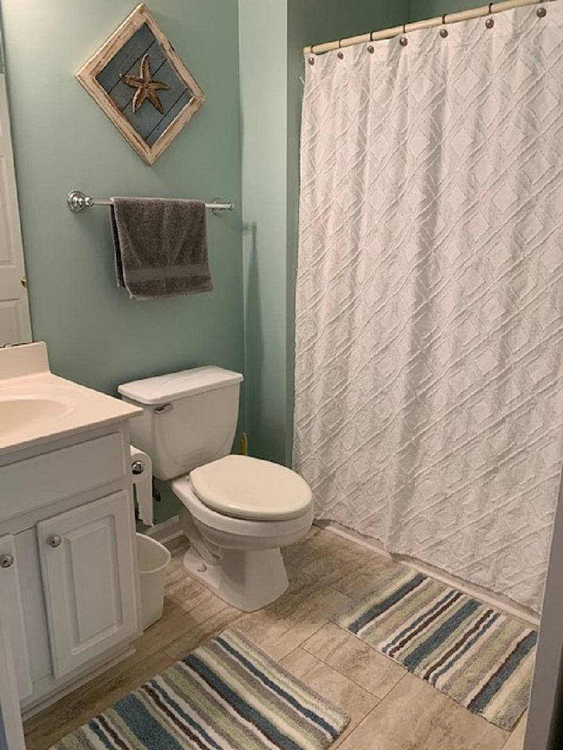 Second floor full bath 