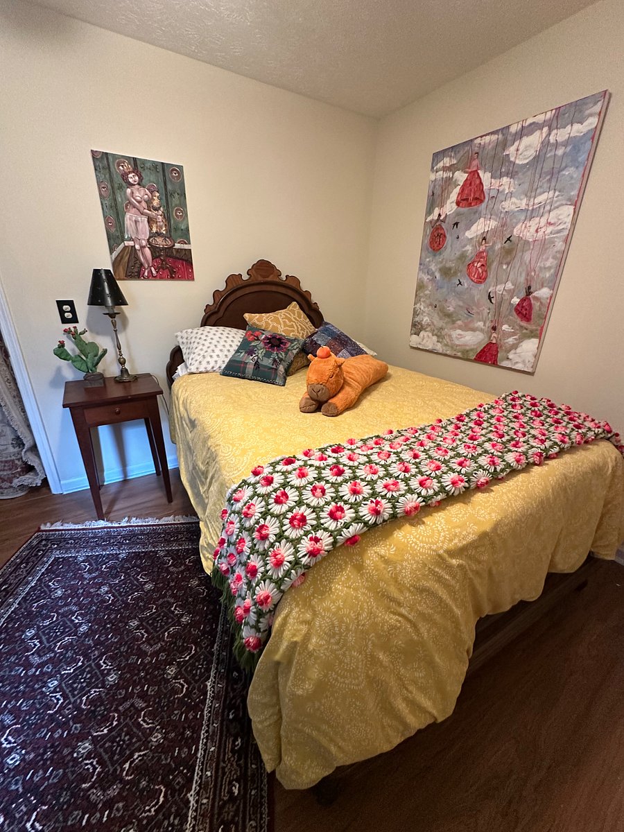 Memory foam, soft as a cloud full size bed.