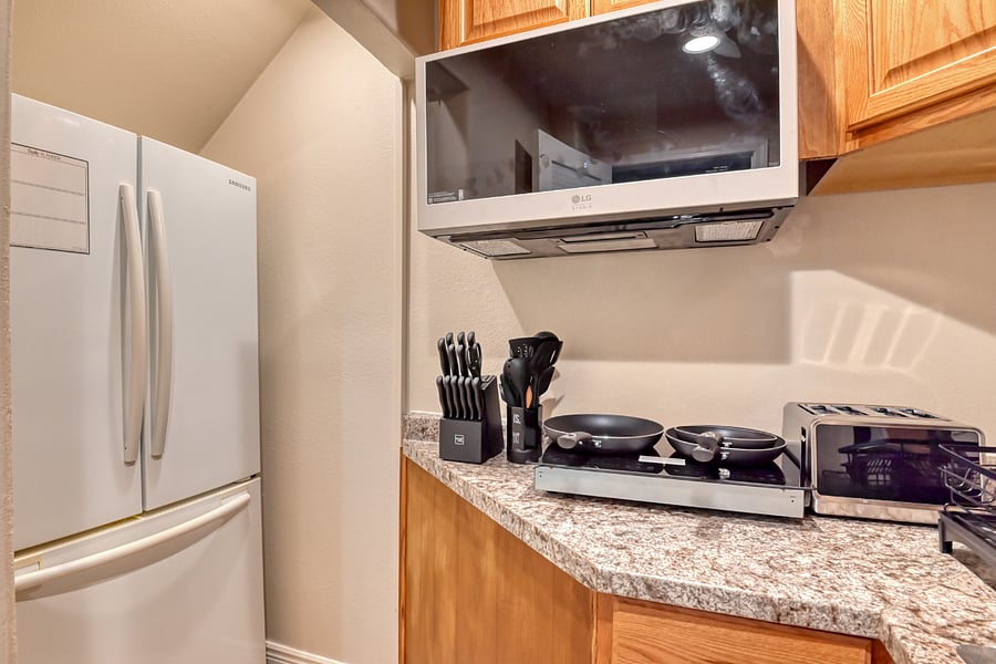 Full Kitchen 3
