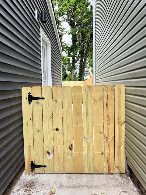 Gate to back