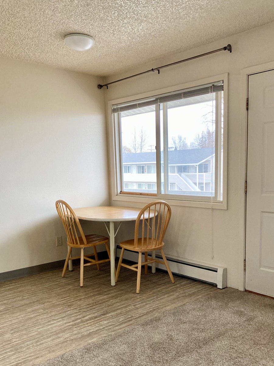 Dining Area (furnishings may vary)