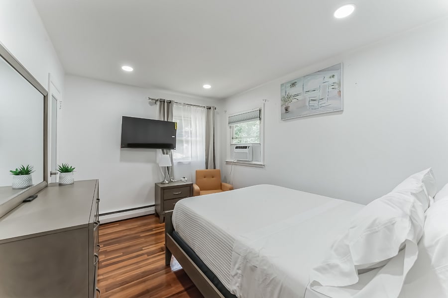 Third bedroom with queens bed