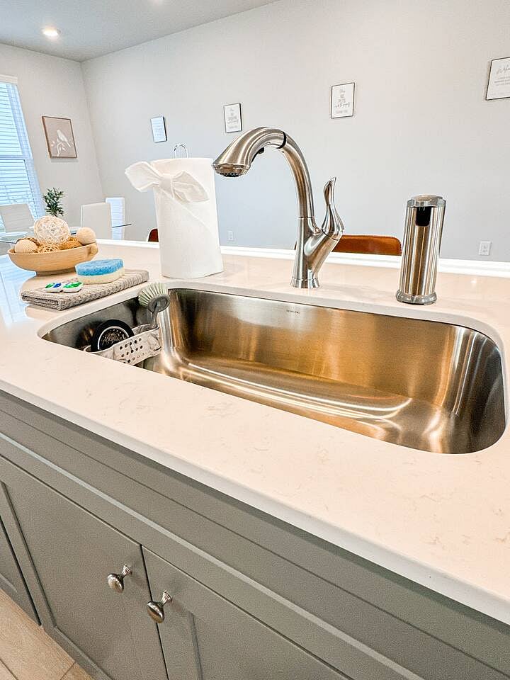 Sleek stainless steel sinkmodern, spacious, and easy to use
