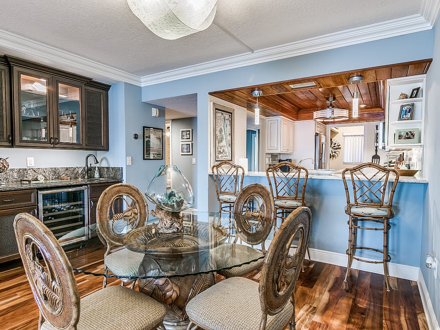 Wet bar, wine cooler, varied dining areas