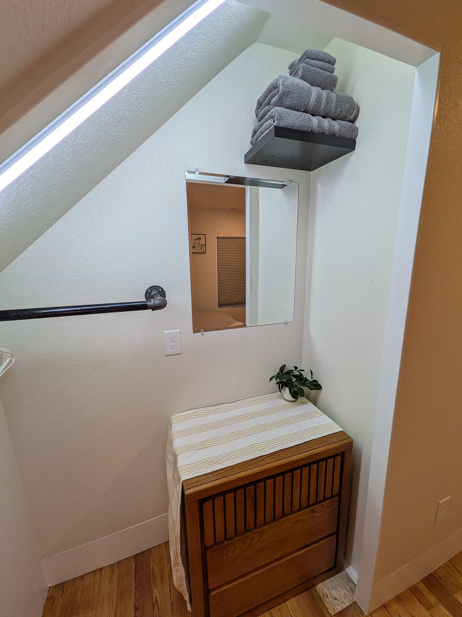 King bedroom closet