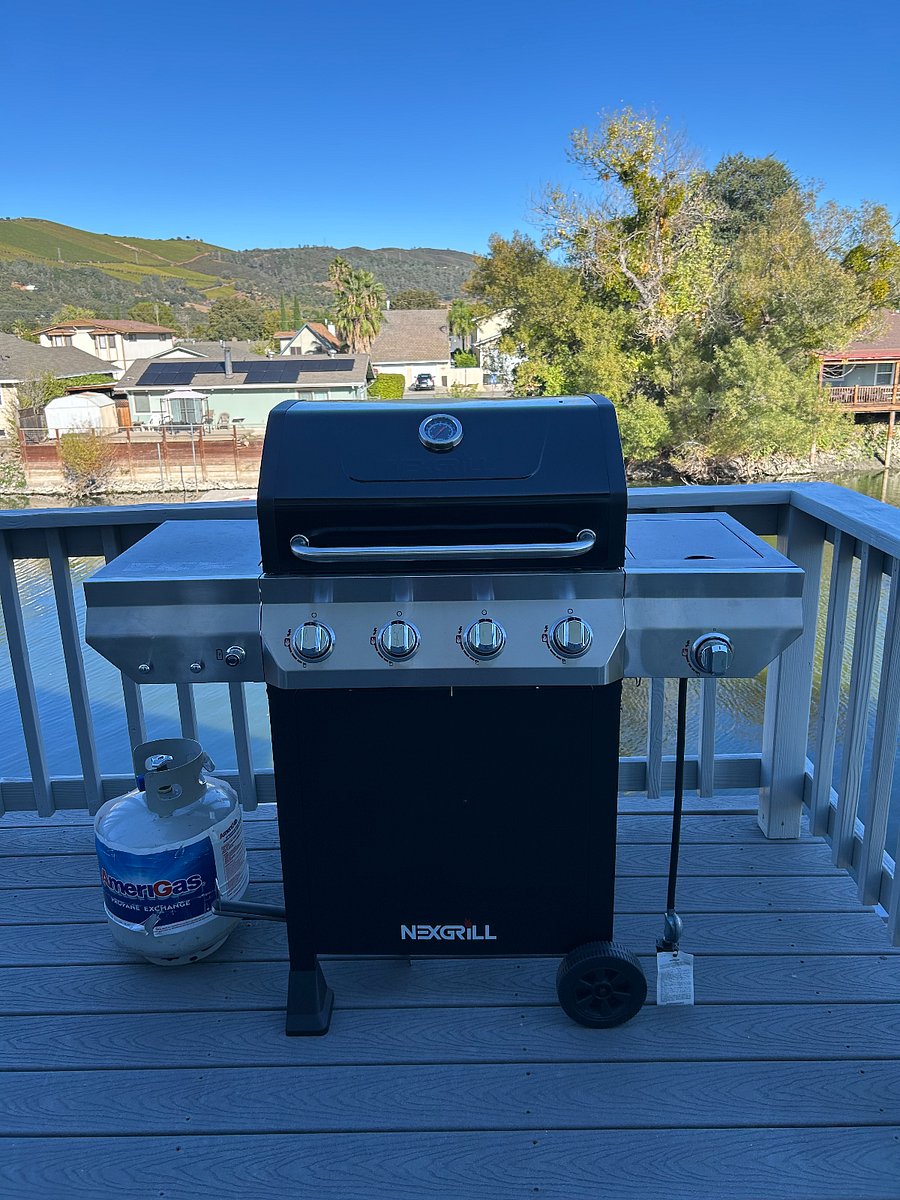 NexGrill w Side Burner n Complimentary 5 Gal Starter Propane
