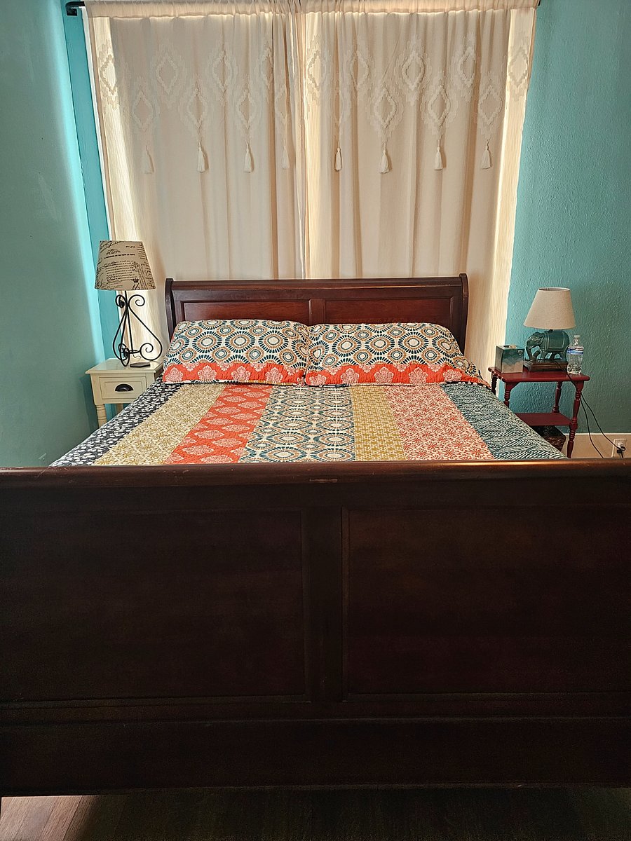 Queen size bed