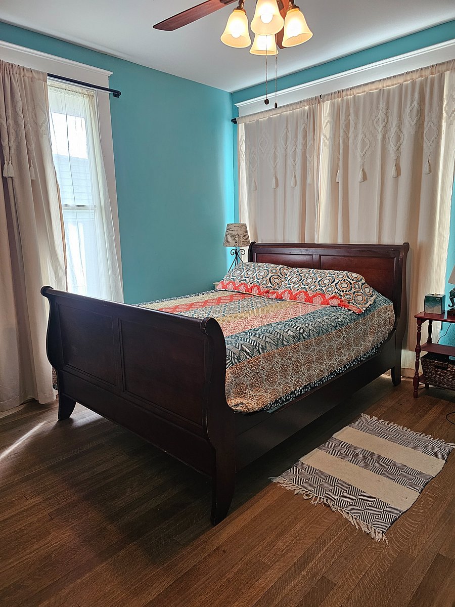 Queen size bed