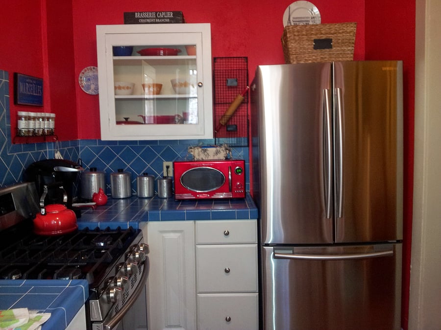 Full kitchen