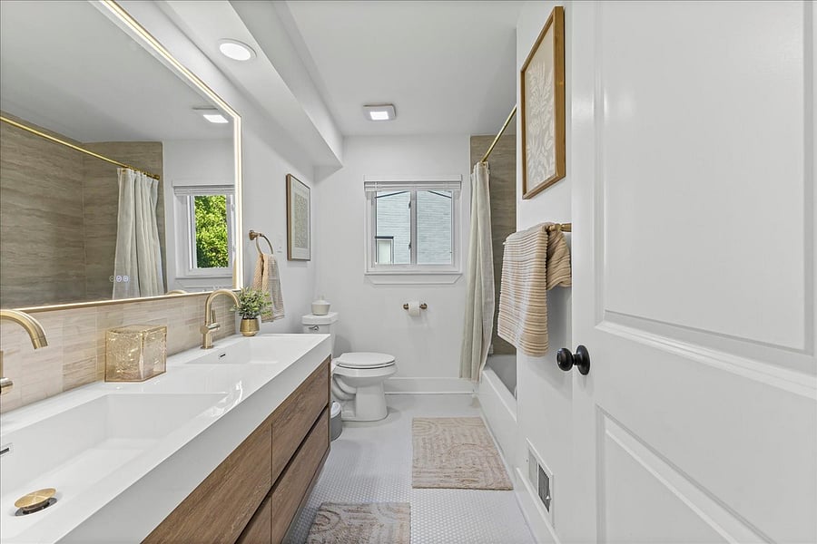 This bathroom is the perfect place to unwind at the end of the day!