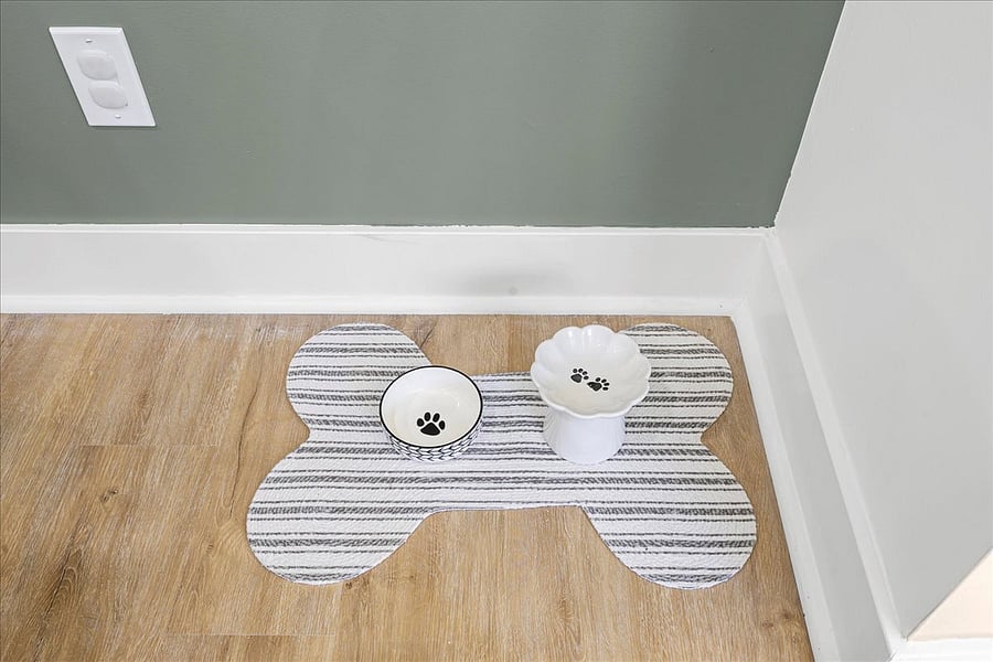 Pet friendly with bowls for small dog.