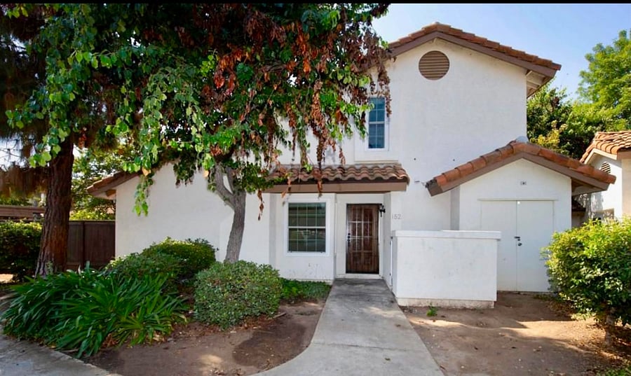 Large, spacious and bright 3 bed townhome in secure, quiet gated community. 