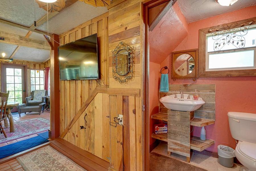 Bathroom | 1st Floor