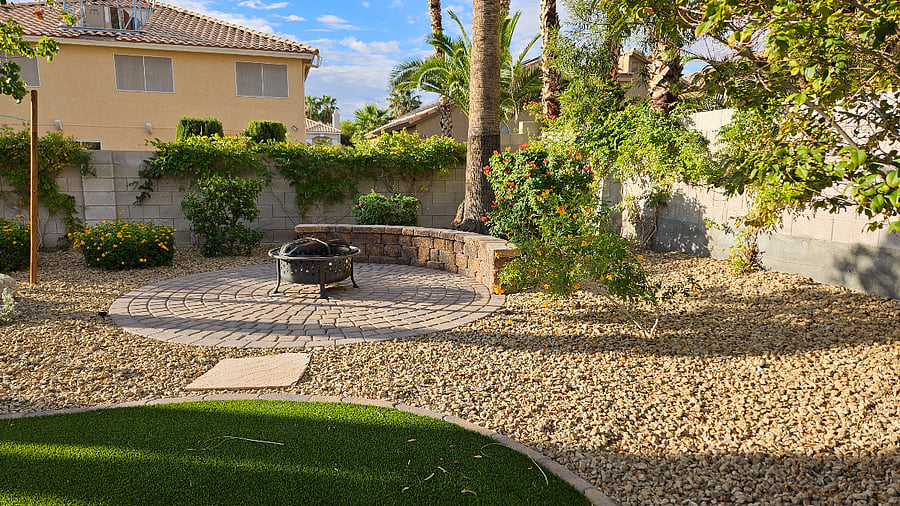 Fire pit with seating