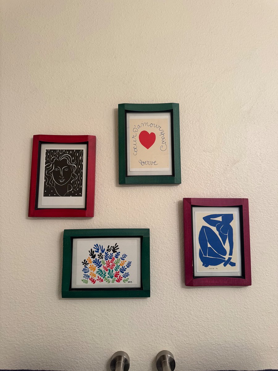 2nd bathroom, Matisse prints.