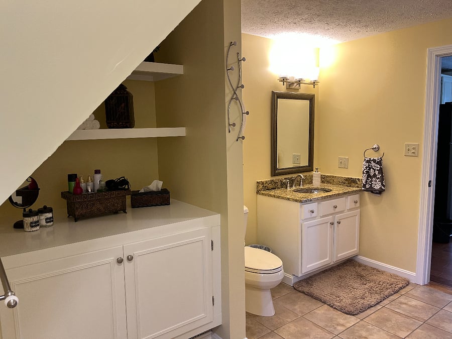 Large storage space in cabinet