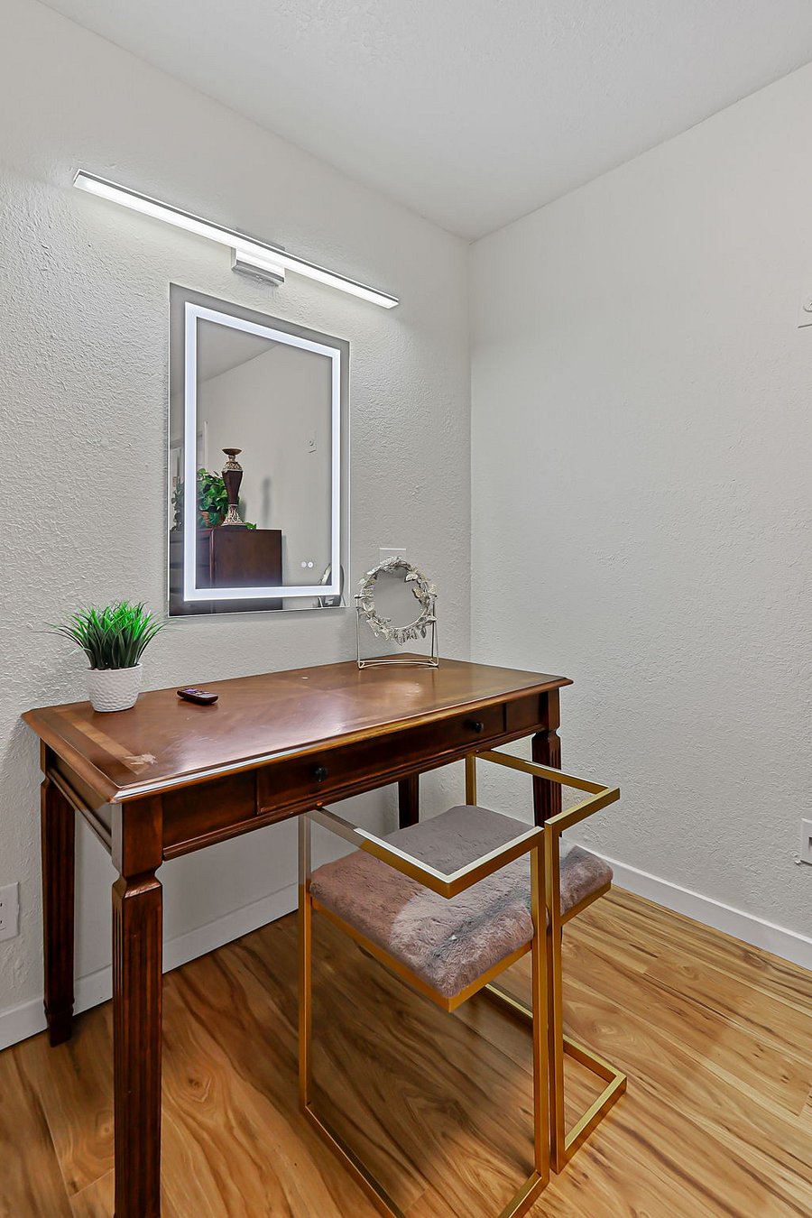 Furnished Finder property 915693_1 photo 14