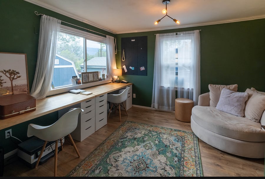 Home Office Space with Pikes Peak views & high-speed, Fiber Internet.