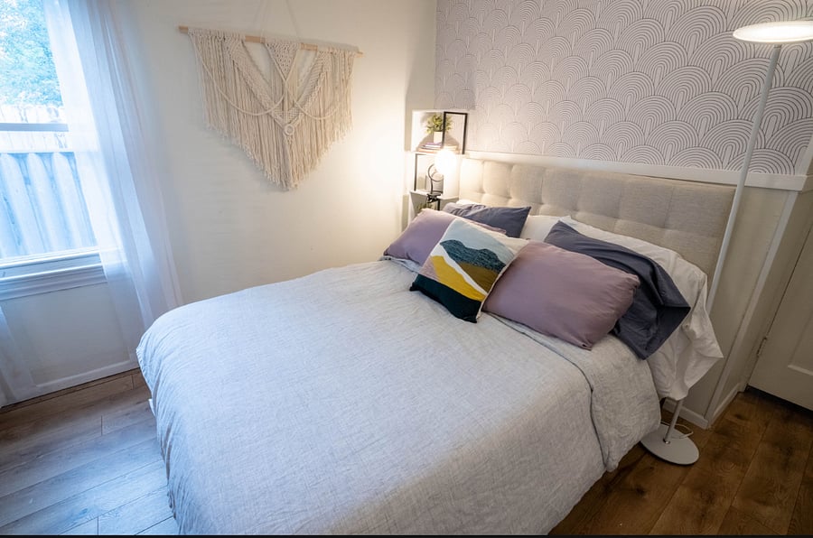 Bedroom - 10 X 12 & closet space