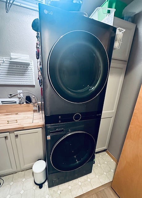 Laundry is located in the upstairs.