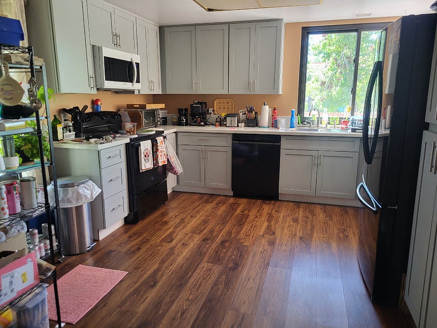 Full size kitchen