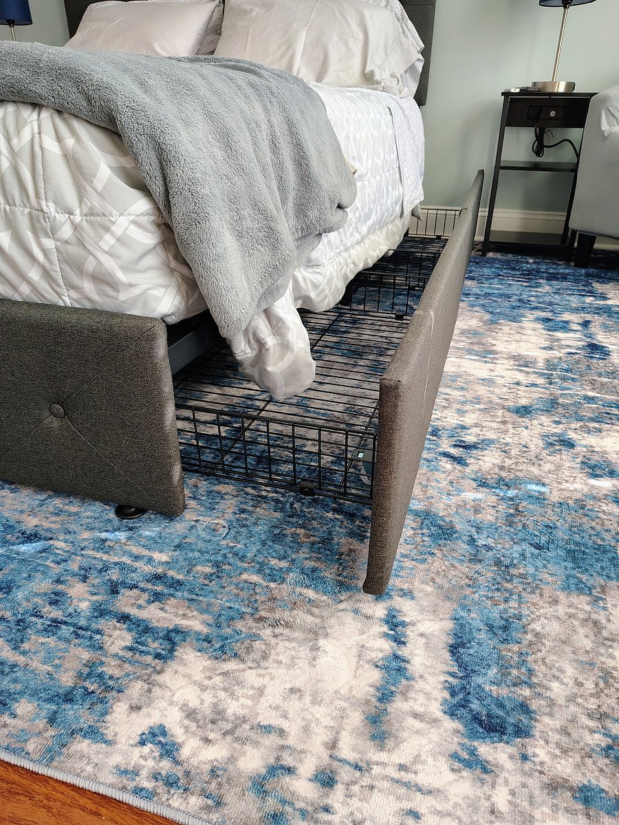 PRIVATE BEDROOM--the bed has extra storage drawers underneath