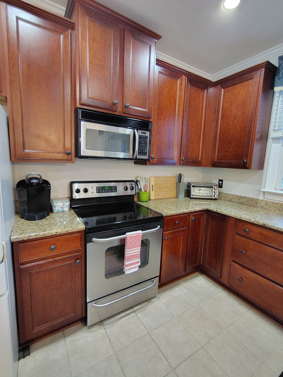 Kitchen, another view