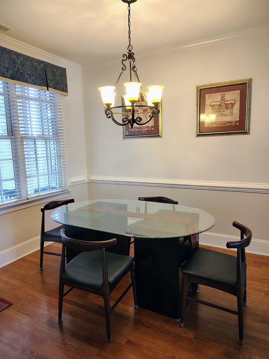 Dining area with seating for 4
