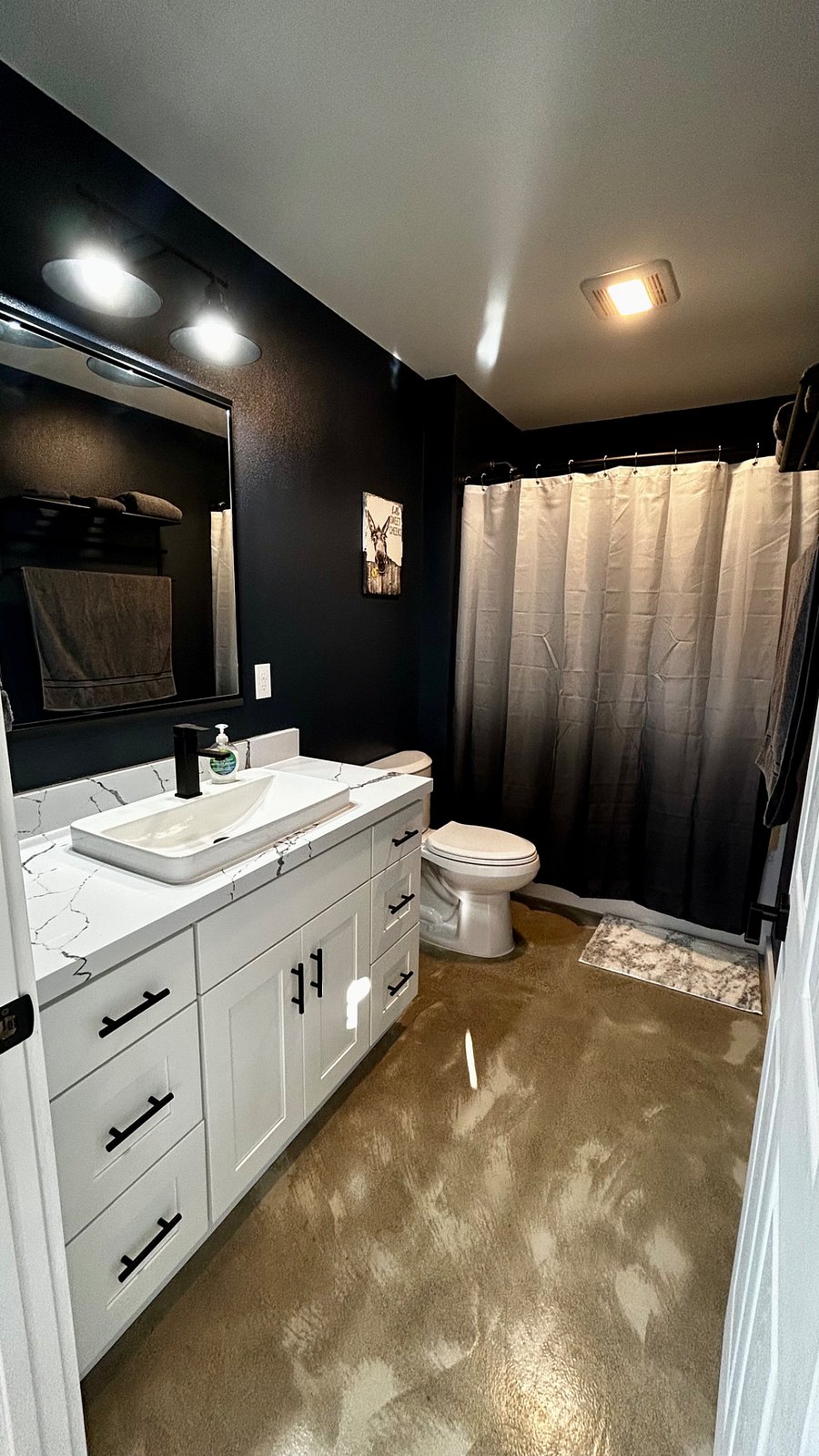 Be the first one to ever shower here!