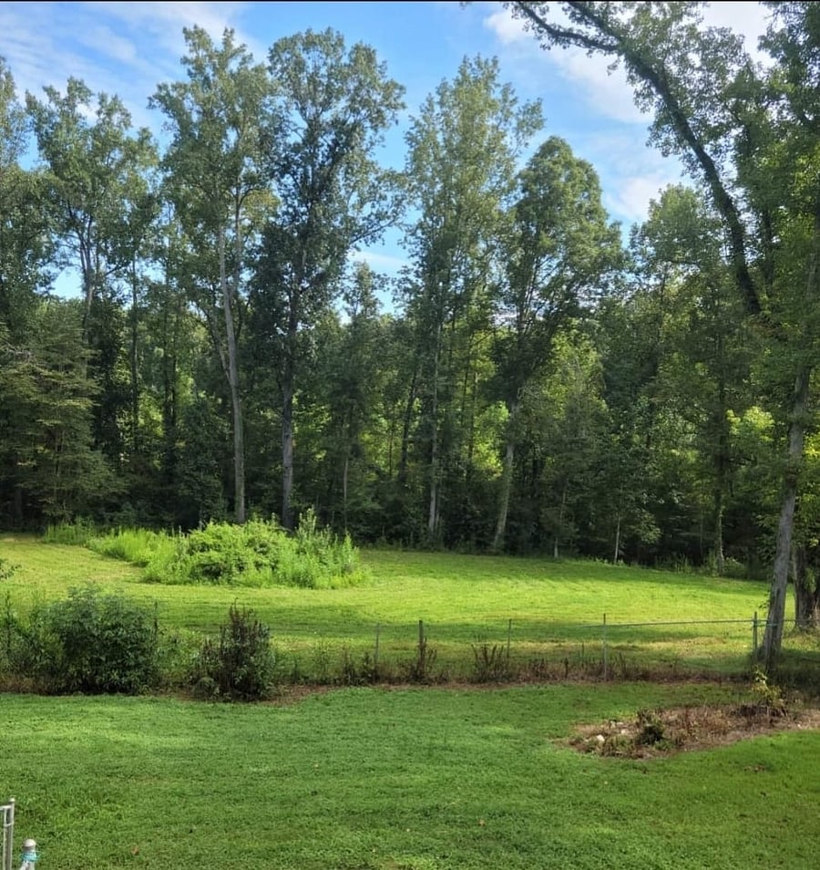 . Peaceful country setting with plenty of trees and open space  unwind after long shifts in quiet privacy.