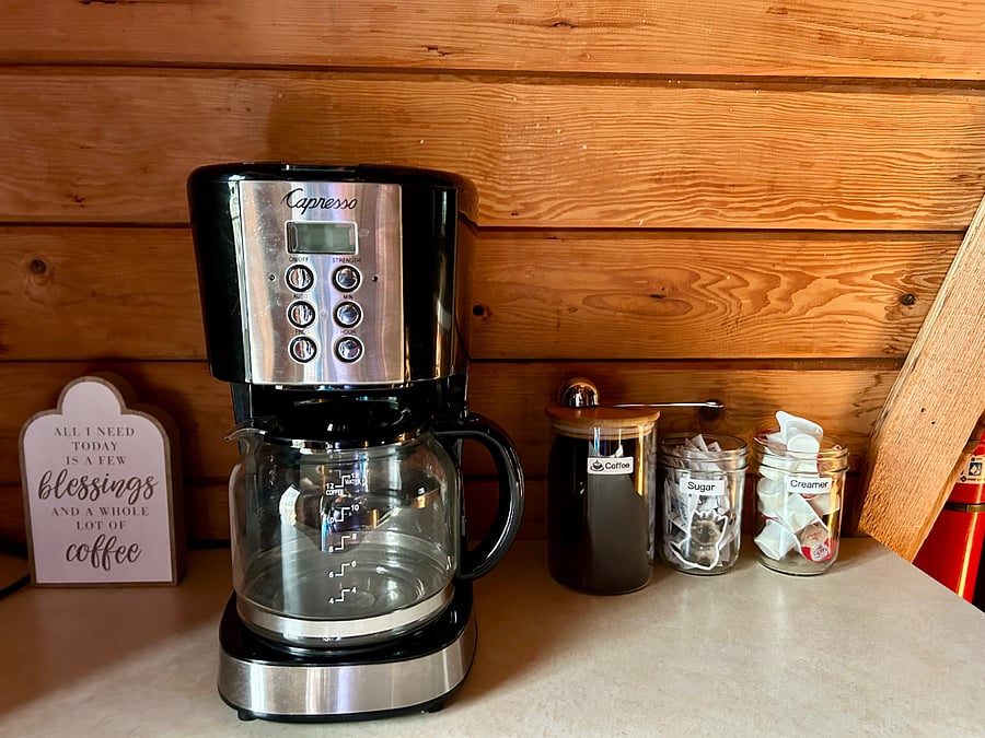 Kitchenette: Coffee bar