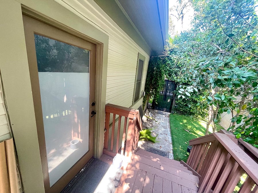 Front door w/ porch