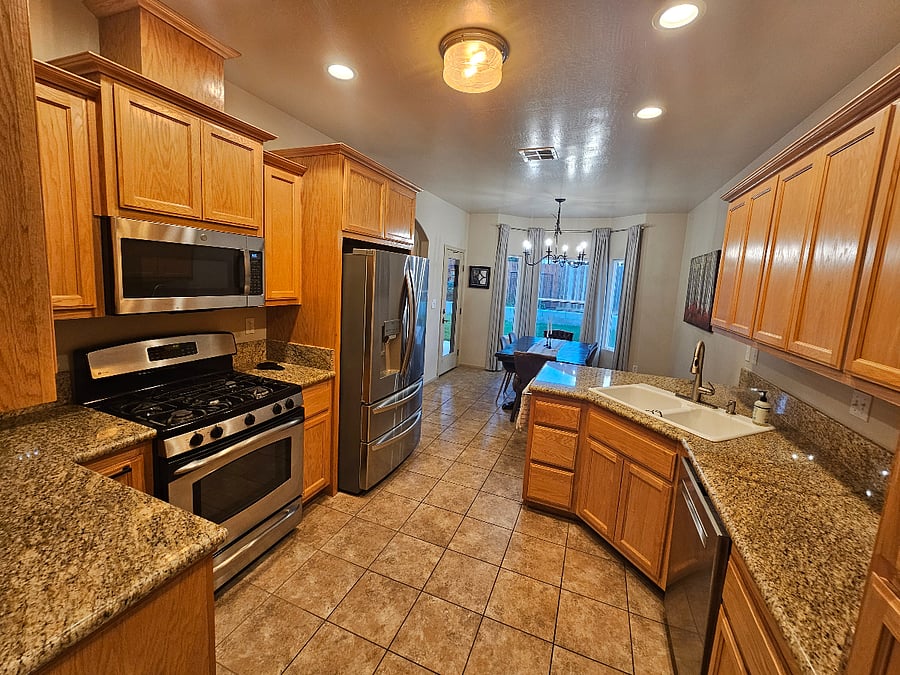 Fully equipped kitchen
