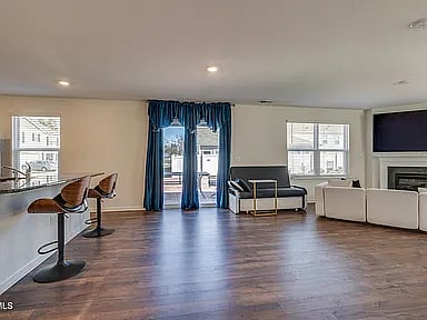 Furnished Finder property 916856_1 photo 3