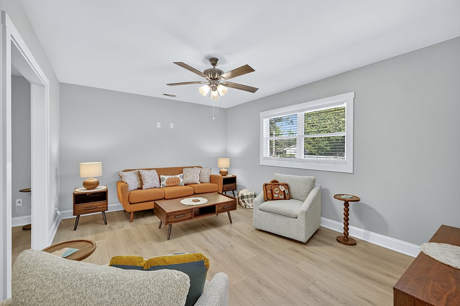 Living room
