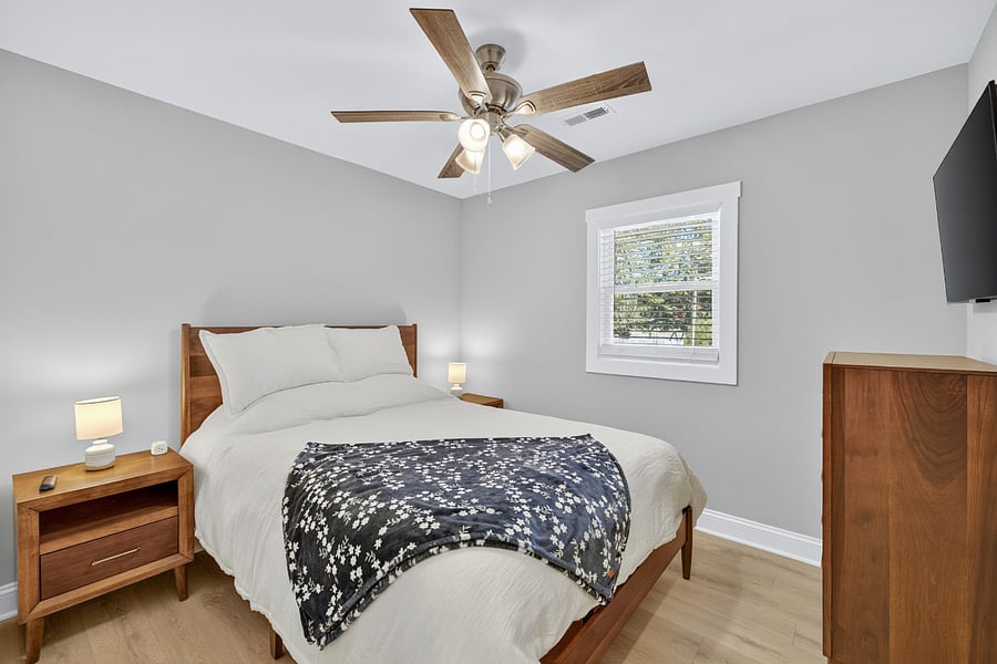 Third bedroom with queen bed