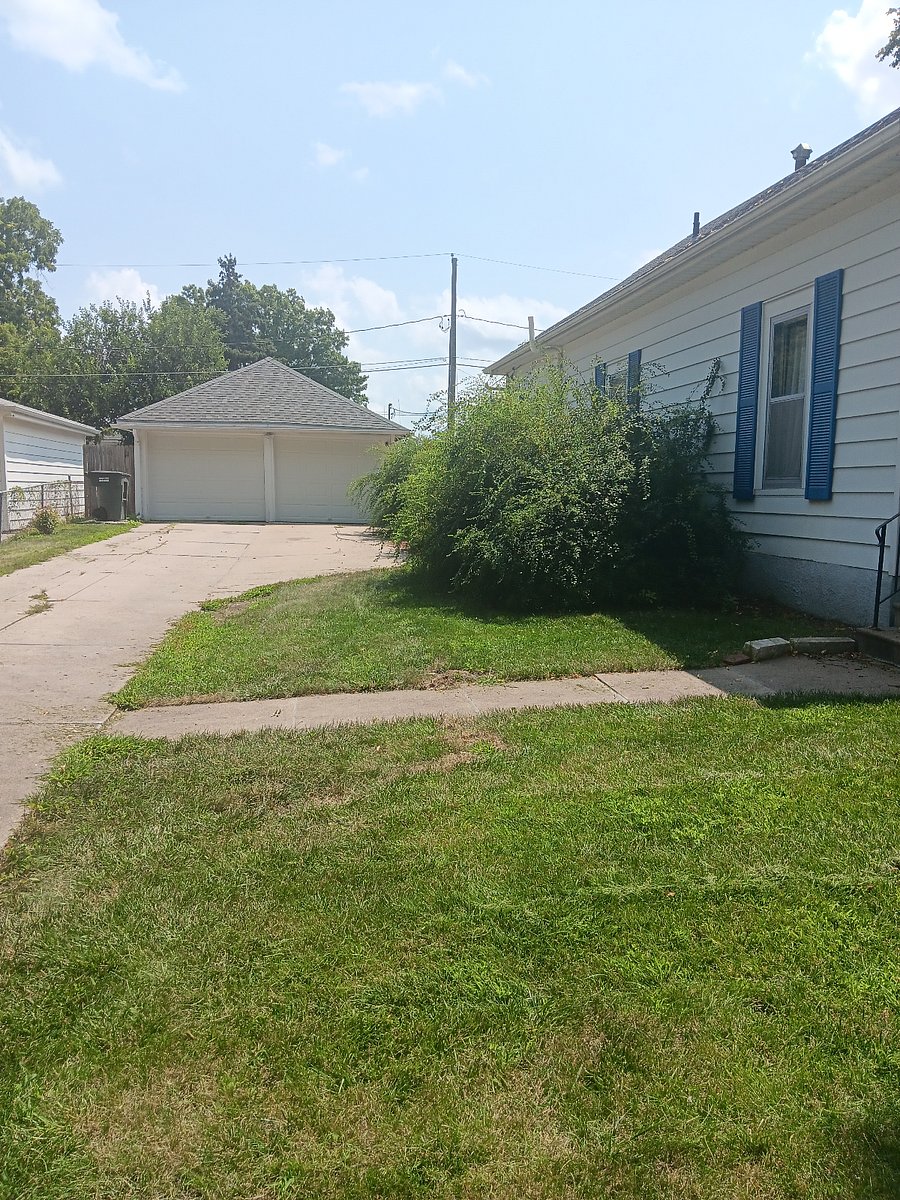 Front Drive and detached garage