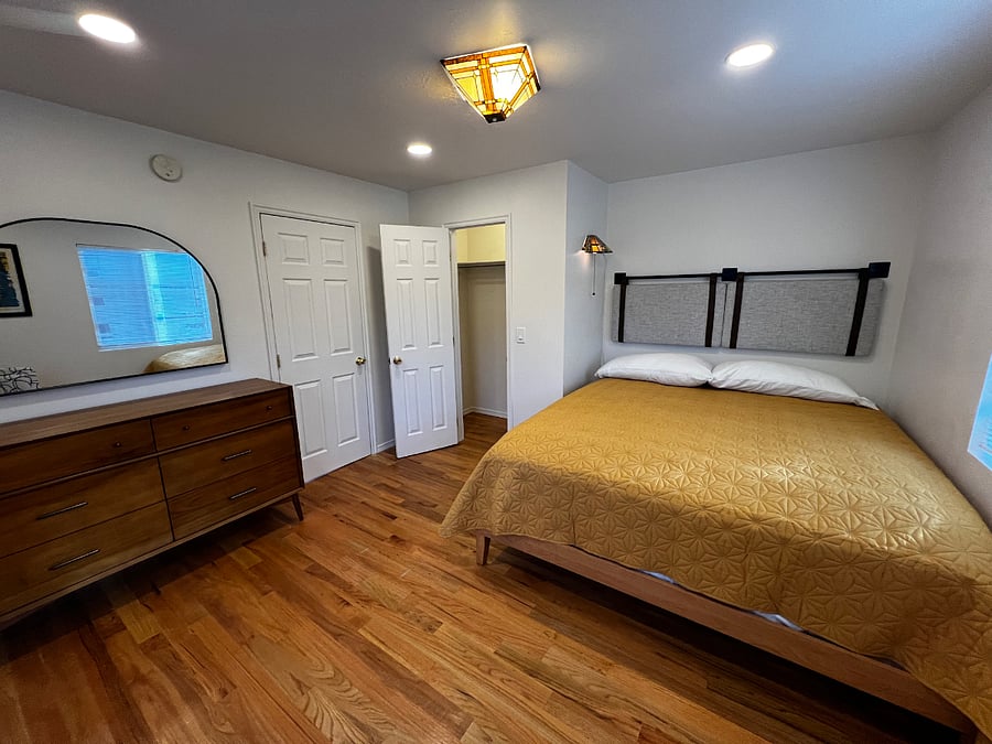 Brand new high-end Cal King bed and furnishings