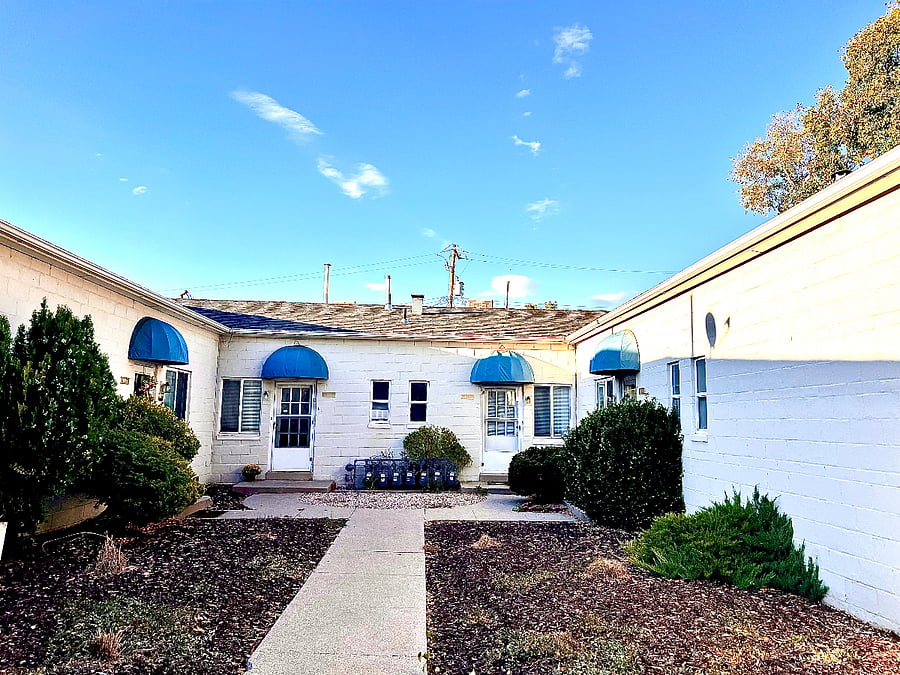 Charming courtyard building in the heart of Sugarhouse. Walk to all the shops and restaurants and Whole Foods