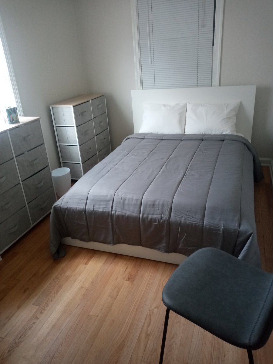 Full Bedroom