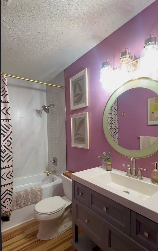 Full bathroom; 3rd floor