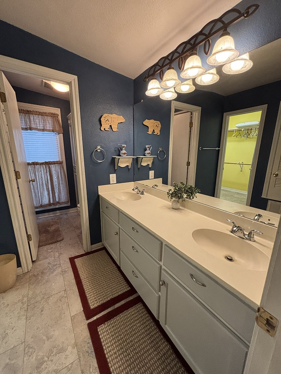 Bedroom One Private Full bath