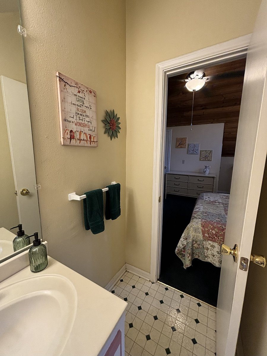 Bedroom Three private ensuite full bath